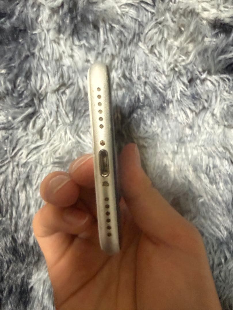 iPhone シルバー コンパクト 本体