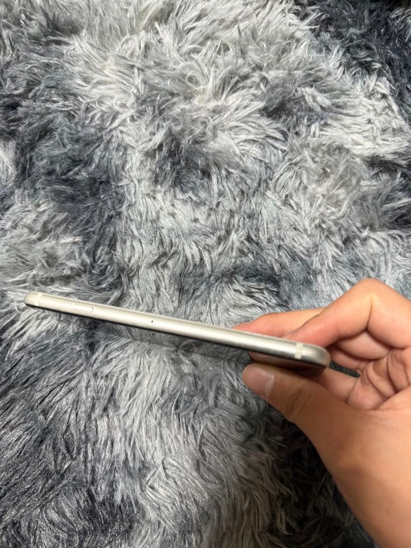 iPhone シルバー コンパクト 本体