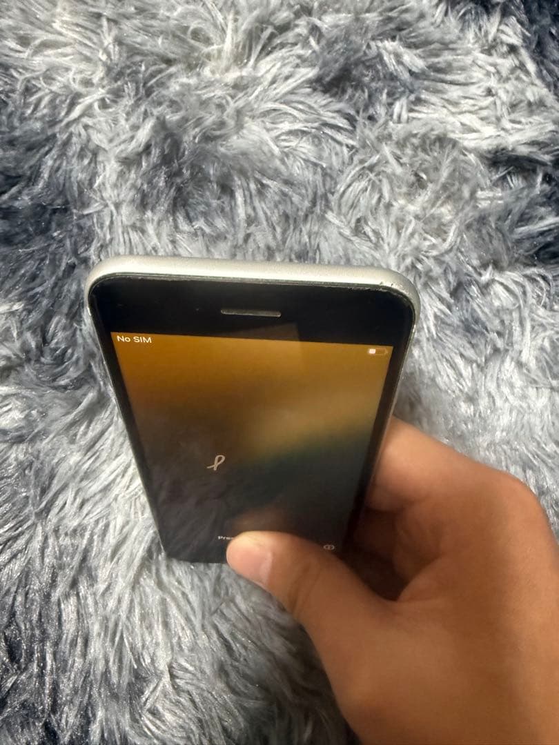 iPhone シルバー コンパクト 本体