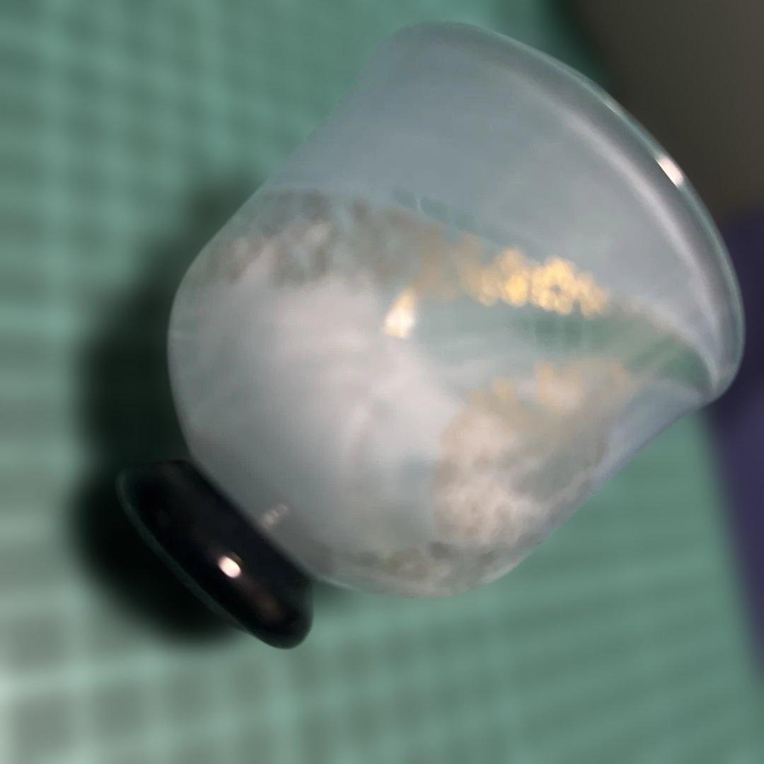 「ガラスのぐい呑み」宙吹ガラス作家　川原有造