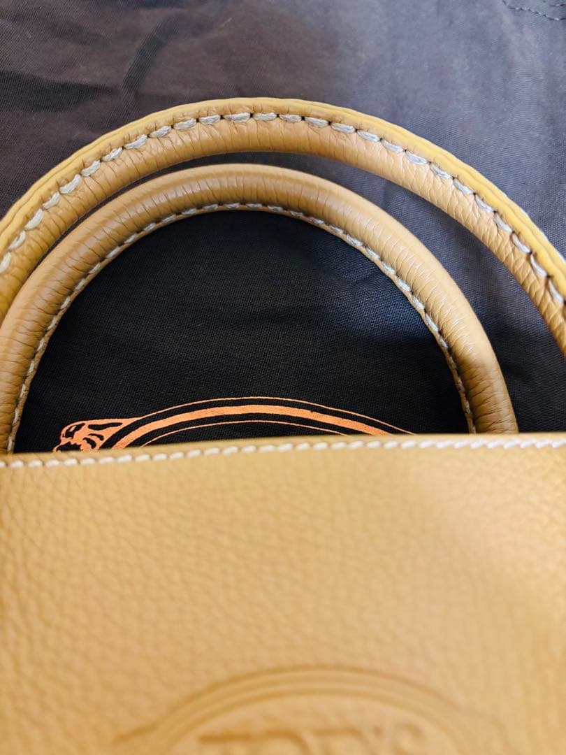 TOD'S　トッズ　レザーハンドバッグ　ベージュ　保存袋　カード　ハンドバッグ