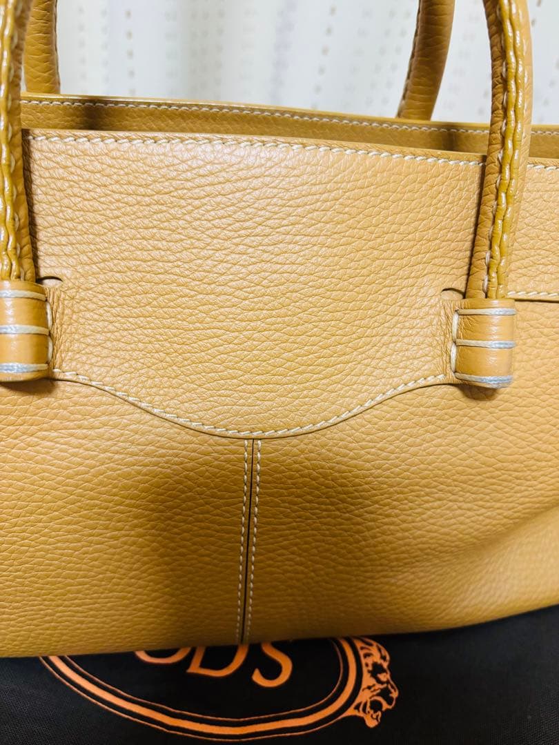 TOD'S　トッズ　レザーハンドバッグ　ベージュ　保存袋　カード　ハンドバッグ