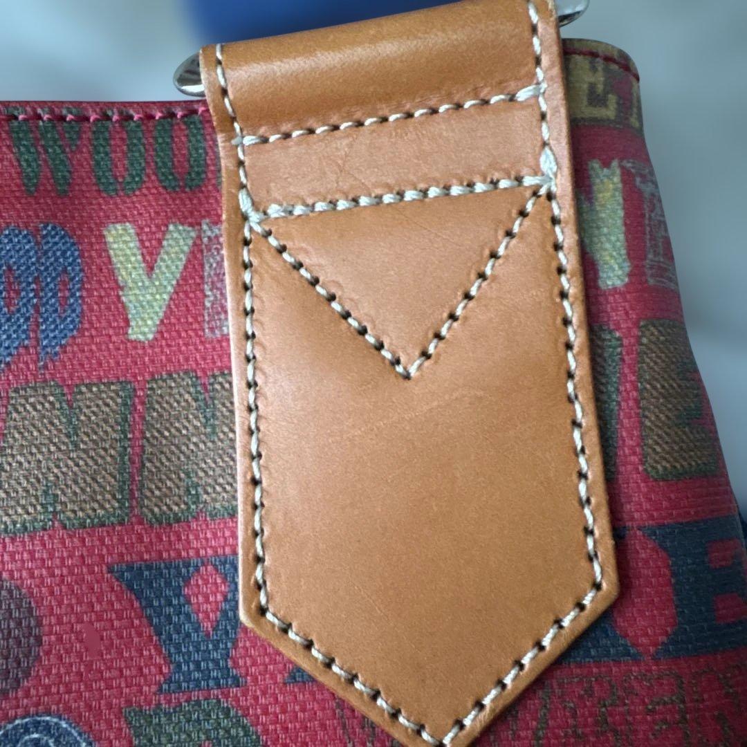 f*t様 【美品】ロゴプリントが特徴的Vivienne Westwood ショル