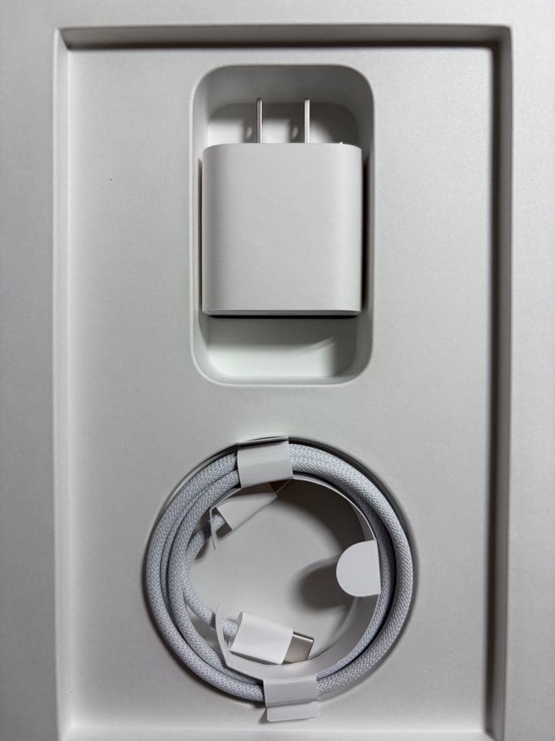 【2/2まで限定値下げ】iPad (A16) 128GB シルバー 付属品未使用