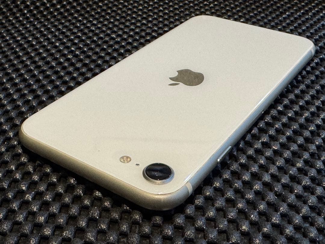 4505 Apple iPhone SE (第3世代) ホワイト