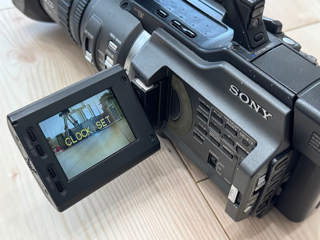 SONY DSR-PD150 ★マイク固定部に難あり