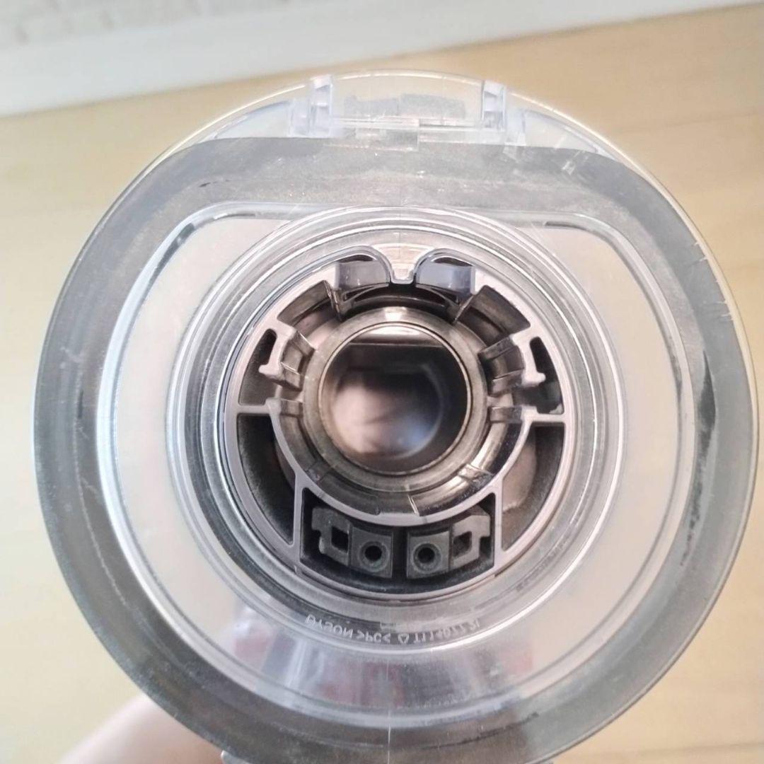 ダイソン　sv12　コードレス掃除機