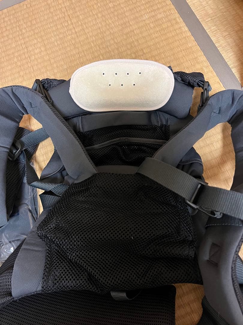 Aprica 抱っこ紐　ラクリス　ダークグレー