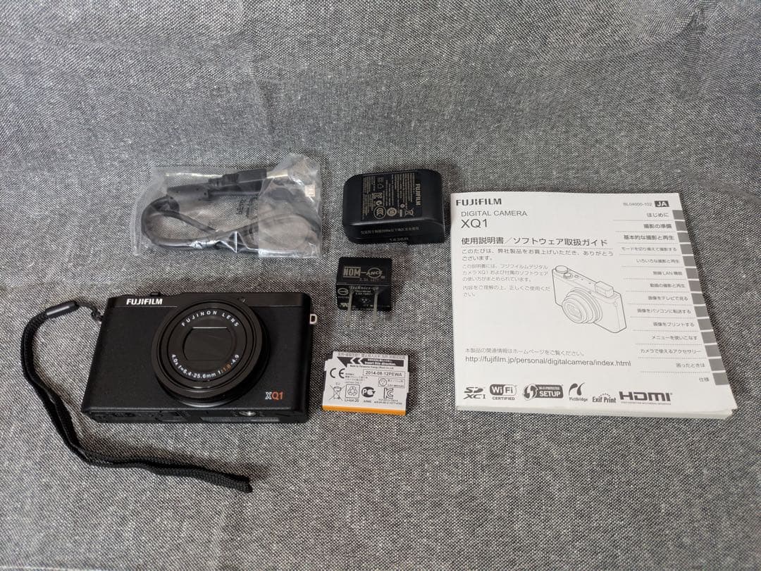 FUJIFILM　富士フィルム XQ1
