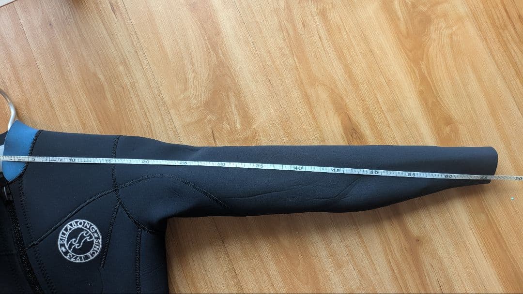 BILLABONG フルスーツ　フロントジップ