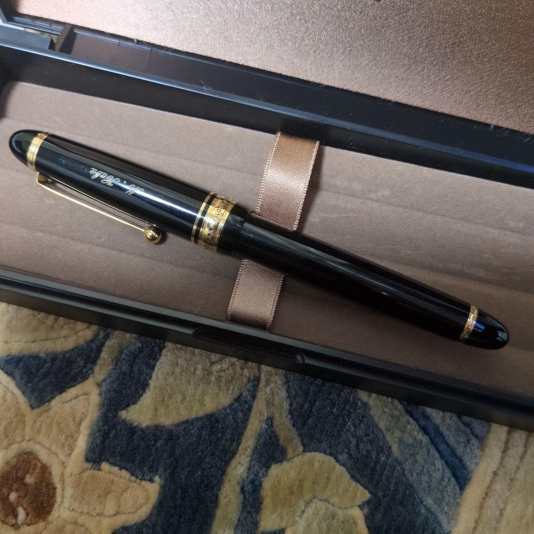 Pilot 万年筆 黒 金色装飾 ケース付き