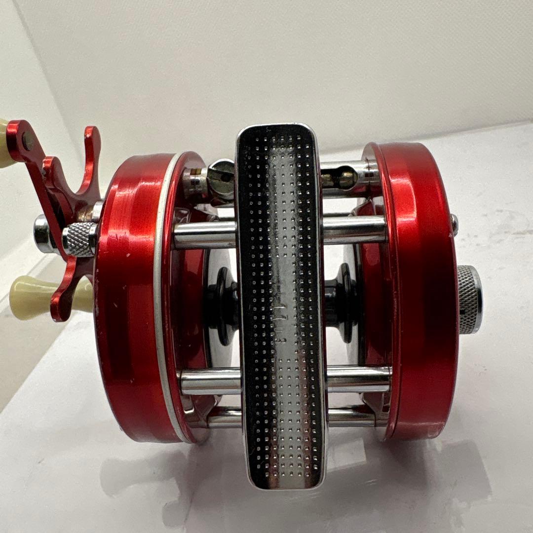 ABU Ambassadeur 5000A レッド