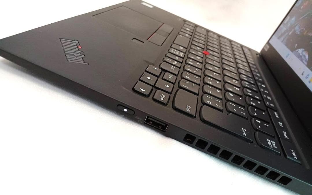 美品 14型 ThinkPad X1 Carbon Gen7 i7 16GB