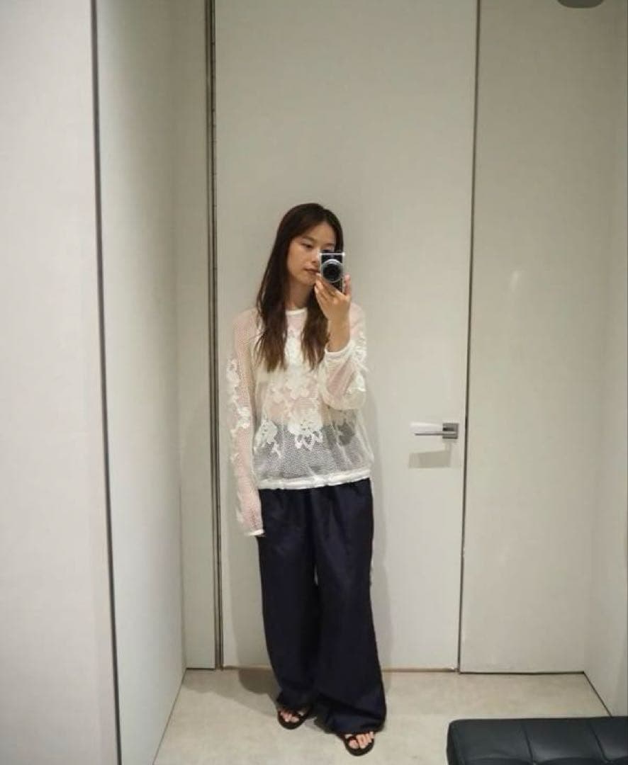 【anuke】　Embroidery Mesh Tops