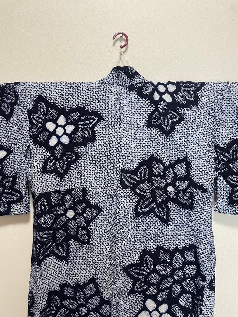 有松鳴海絞り　舞花柄　ネイビー✖️白