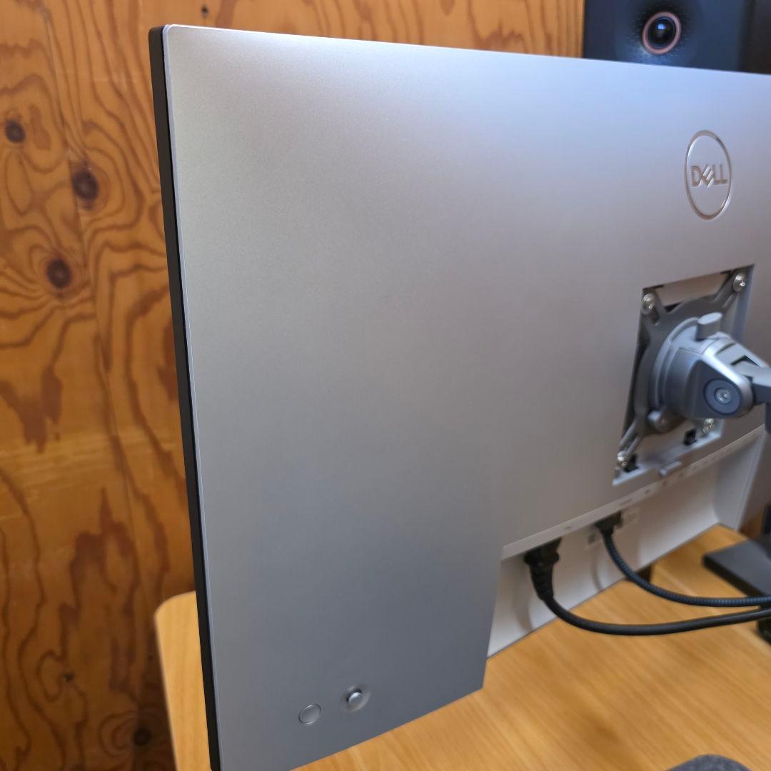 DELL U2723QE 27インチ4kモニター