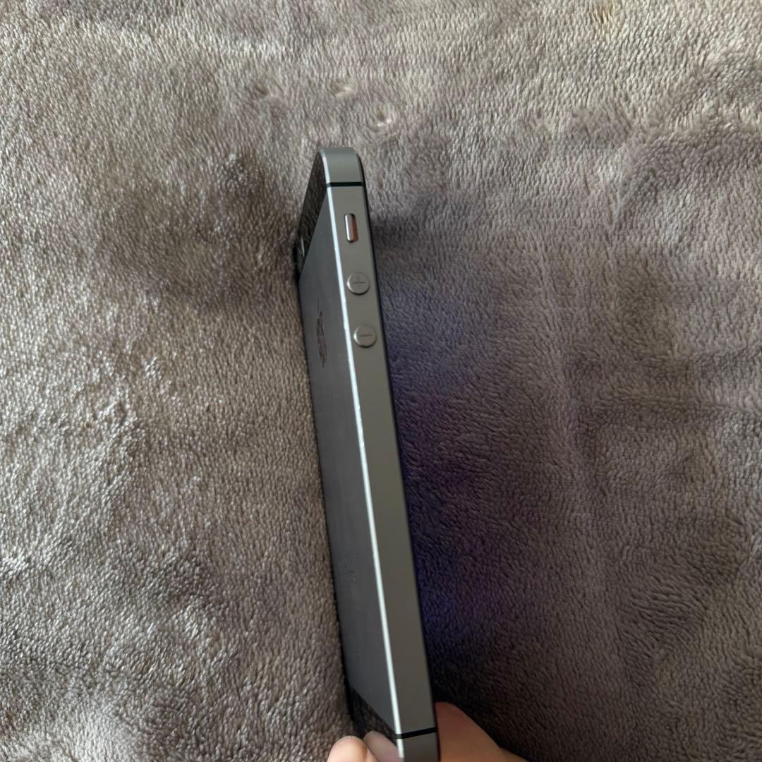 Apple iPhone 5s 32GB スペースグレー 本体