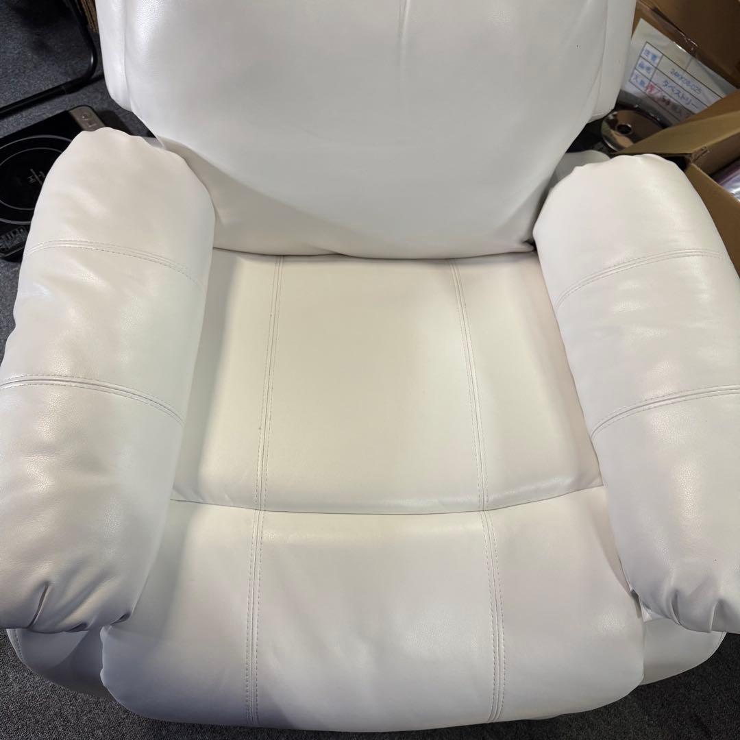 る*〜様 手動ラウンジチェア SHIFFON Jr-S ホワイト ステージ付き