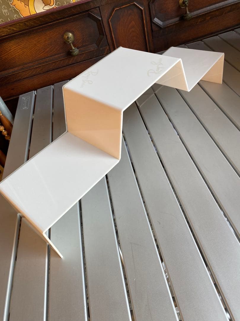 Ray-Ban レイバン　ディスプレイスタンド　アクリルスタンド　飾り棚　眼鏡置