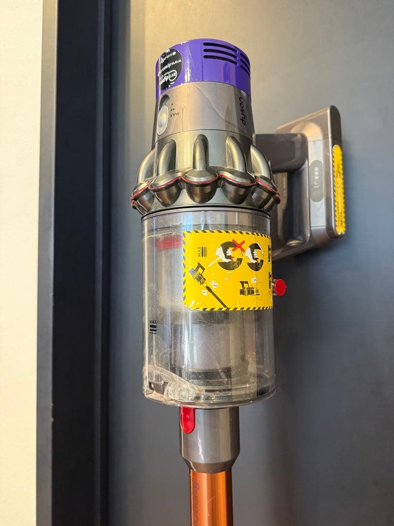 dyson cyclone V10 スティッククリーナー 充電器あり　箱付き