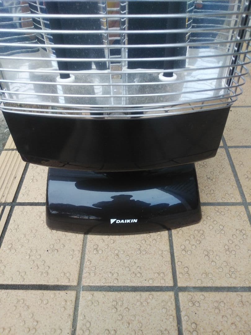 ダイキンカーボンヒーター