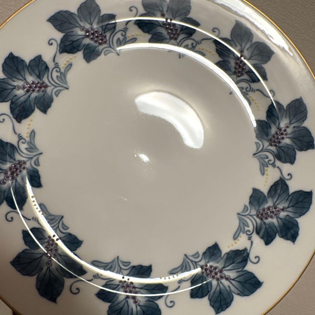 大倉陶園　金彩草花絵　呉須　手描き　ディナープレート　26cm