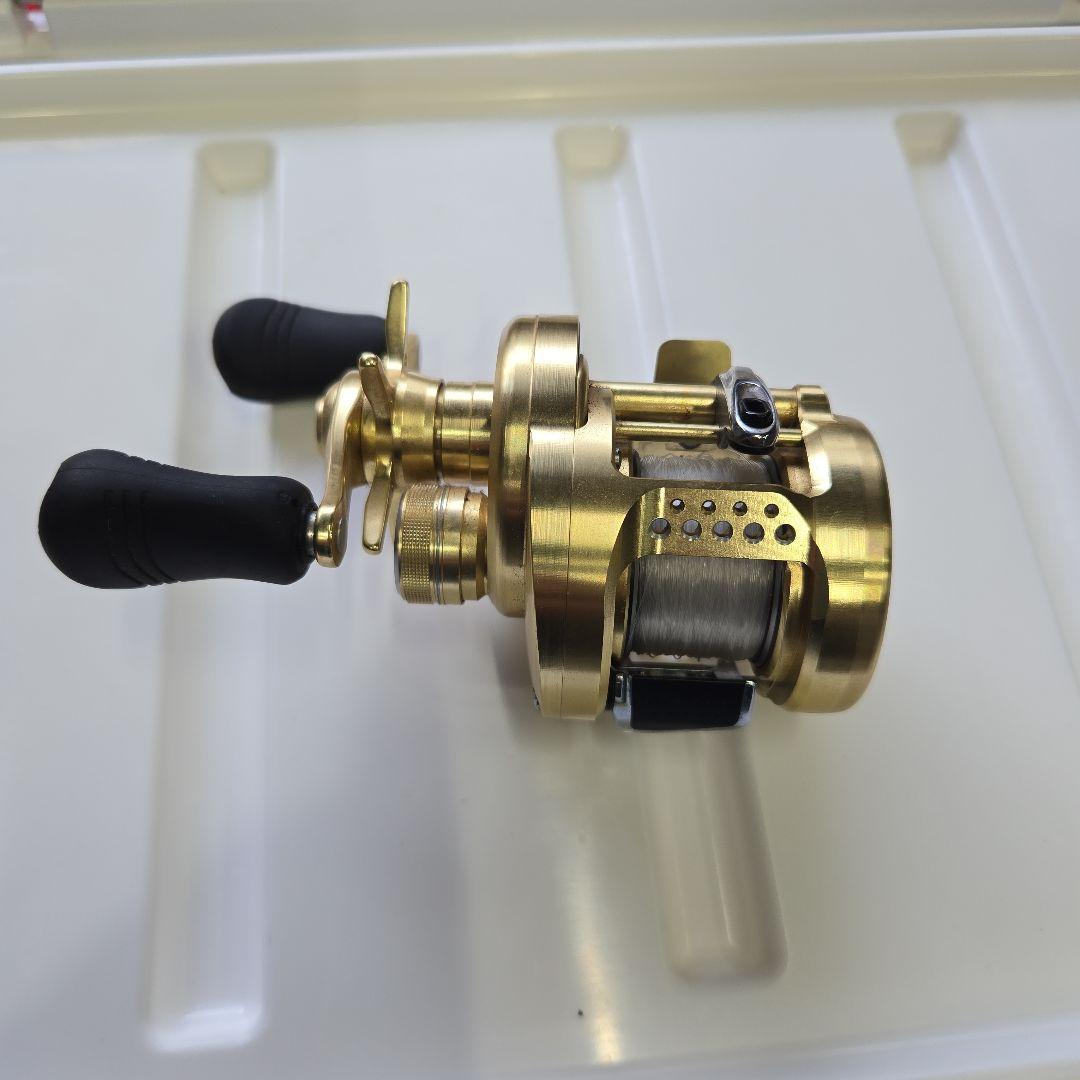 CALCUTTA CONQUEST ベイトリール ゴールド