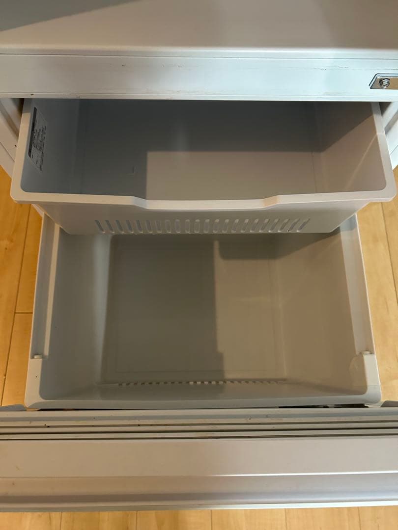 Hisense 冷蔵庫 HR-G260HW 257L ホワイト