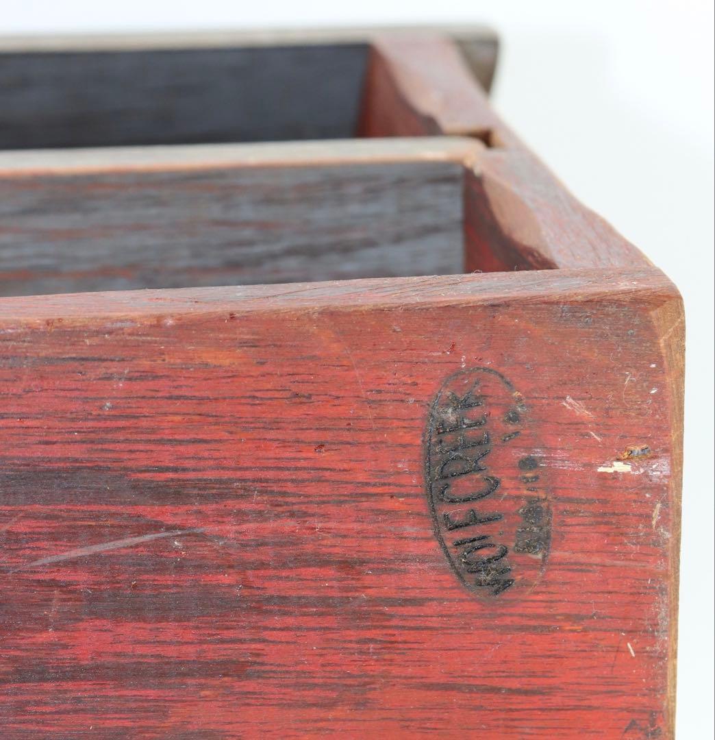 アメリカンフォーク・アート WOLF CREEK製赤と木製の家型小物入れ