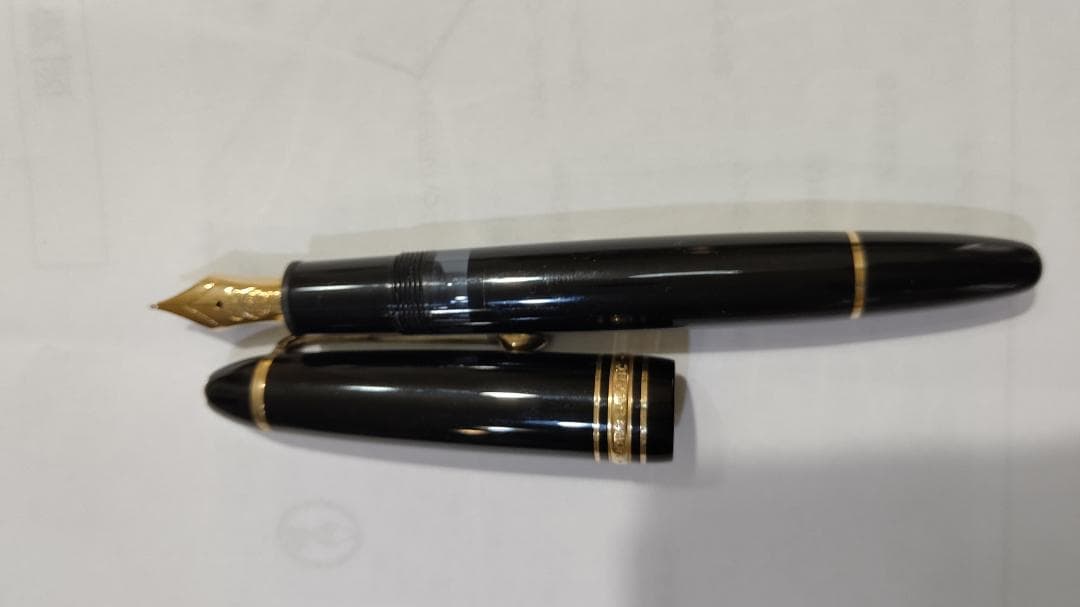 MONTBLANC 万年筆 黒