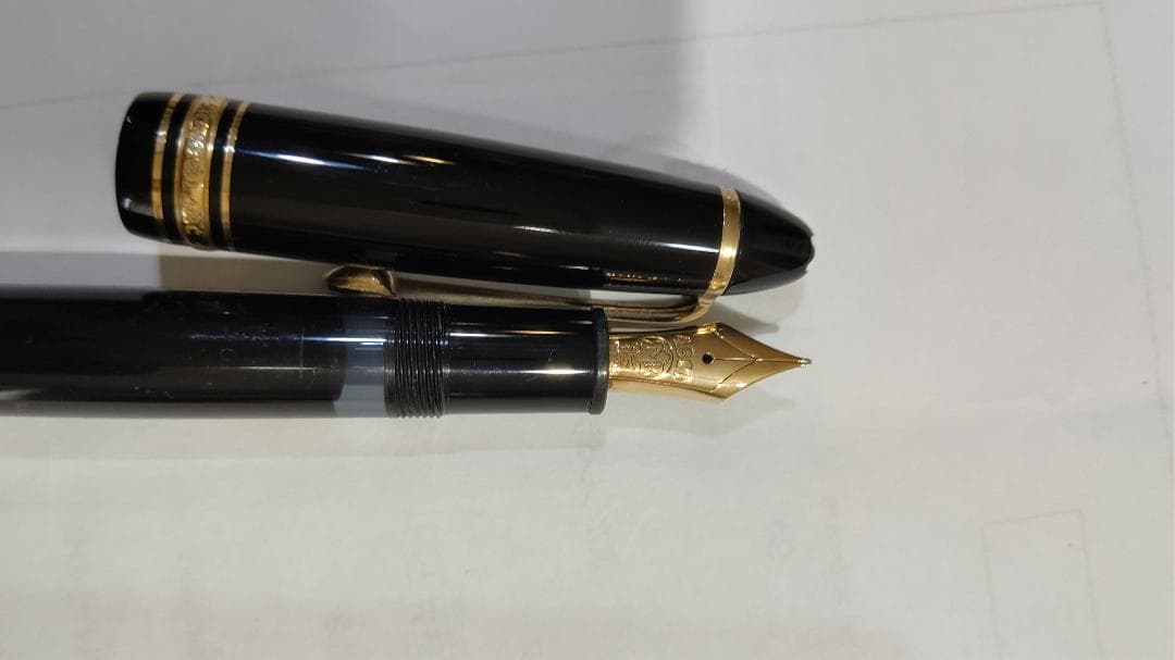 MONTBLANC 万年筆 黒
