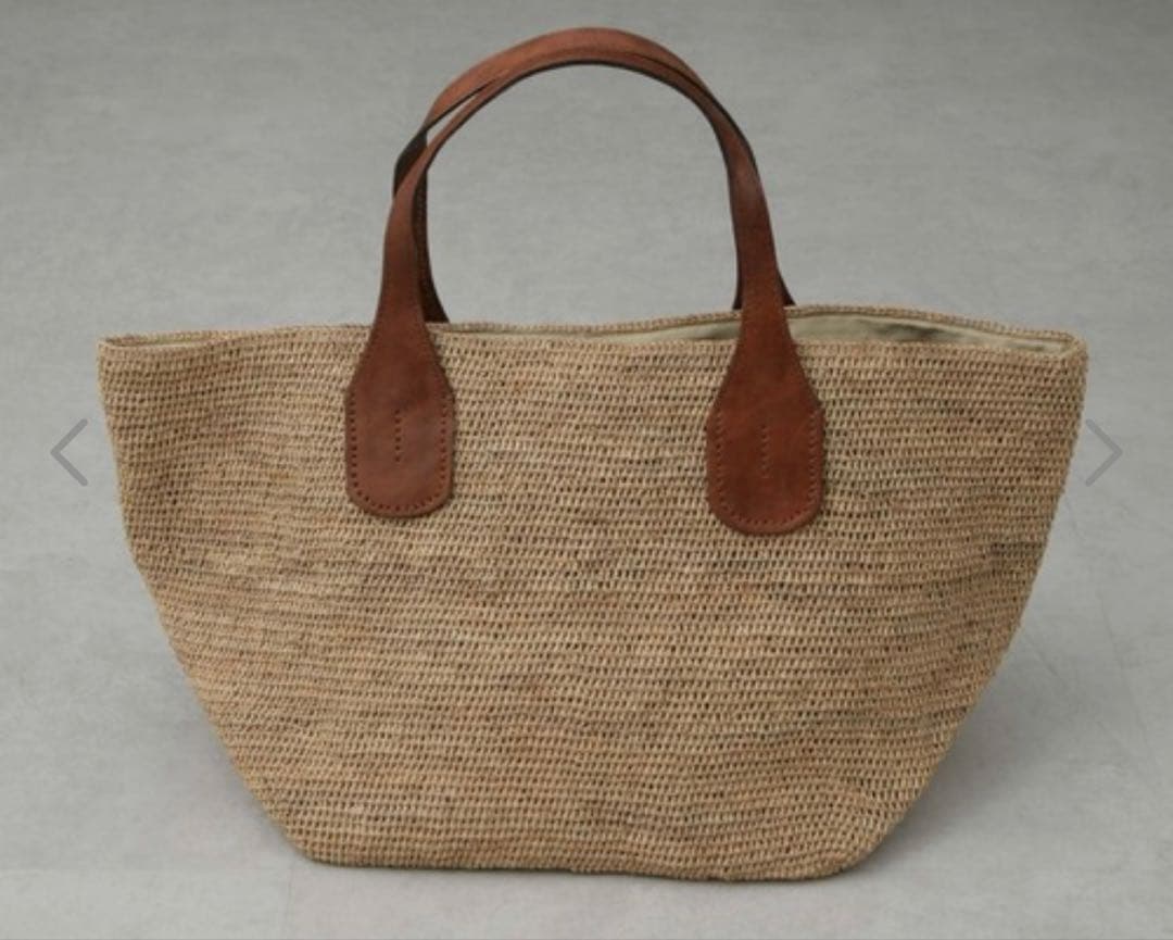 値下中IBELIV TOKYOⅡ カゴバッグ　ナチュラル色