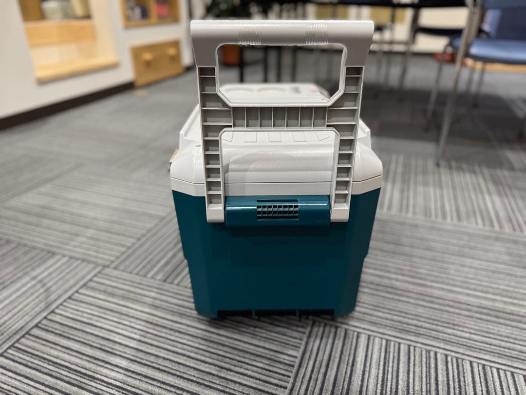 マキタ充電式保冷温庫CW001G