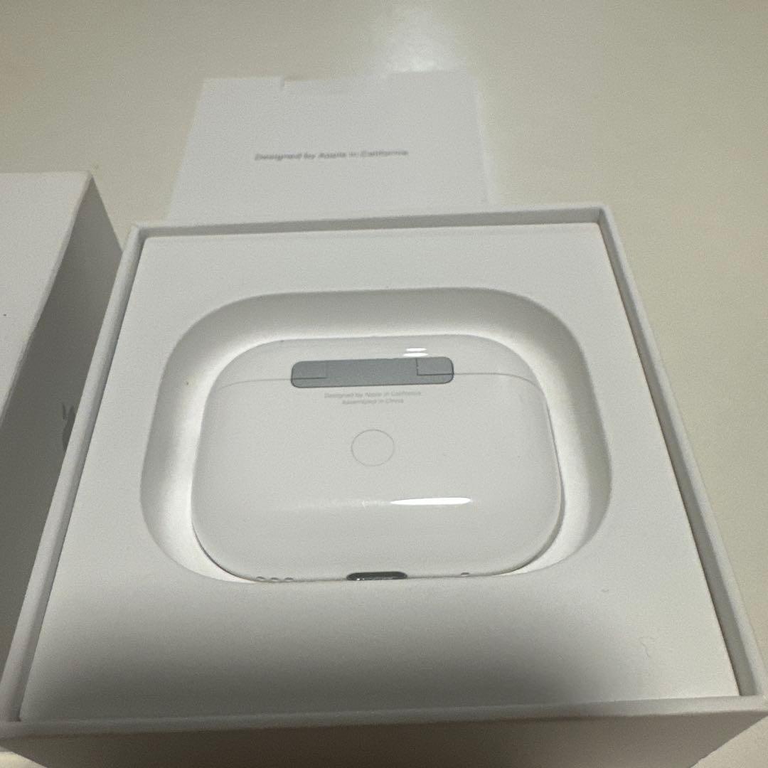 【早い者勝ち】AirPods Pro 第二世代　本体 ホワイト 充電ケース付き