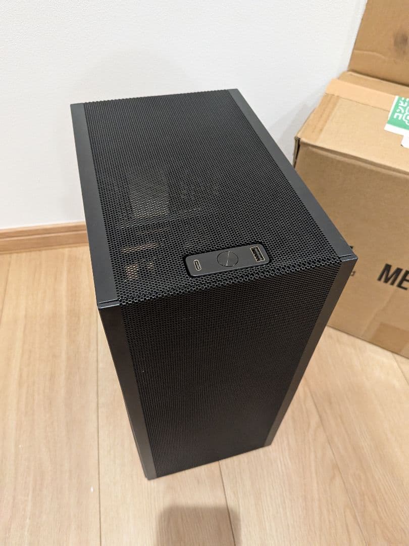 MESHLICIOUS ブラック PCケース
