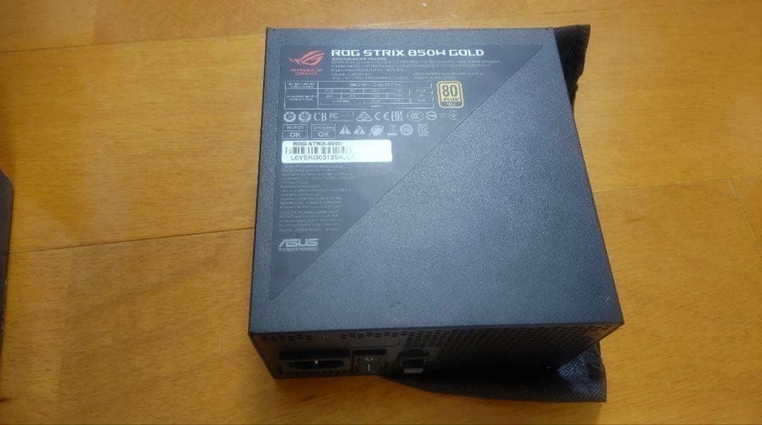 ASUS 電源ユニットROG-STRIX-850G 80 PLUS GOLD認証