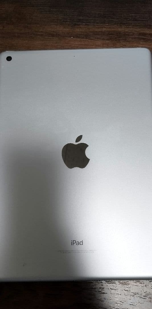 Apple iPad　第6世代　32GB シルバー ケース付き