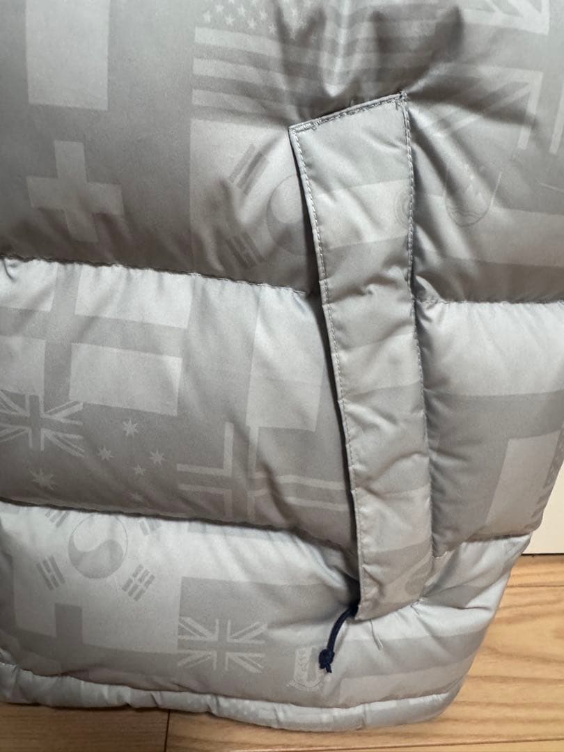 ノースフェイスダウンベスト 限定品