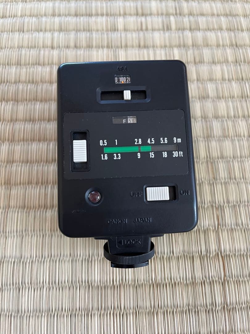 Canon EF 一眼レフカメラ レンズ・フラッシュ付属