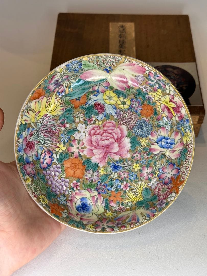 希少品 中国大清乾隆年製 百花不落地小皿 金彩満彩絵 盘口金彩 有銘 共箱共布