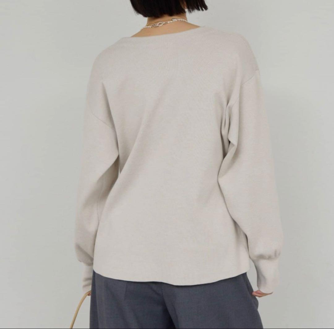 新品【ガリャルダガランテ】ビジューVネックカーディガン　グレージュ