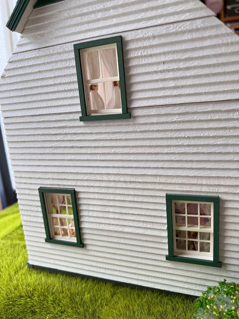 ①赤毛のアンの家　ドールハウス　完成品（家）