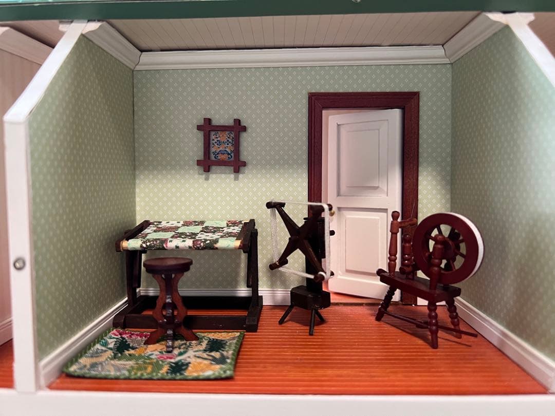 ①赤毛のアンの家　ドールハウス　完成品（家）