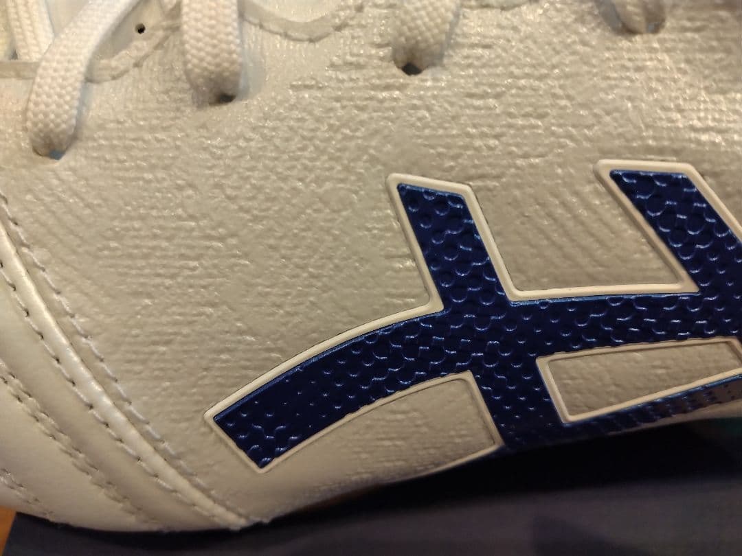 asics サッカーシューズ ホワイト/ブルー