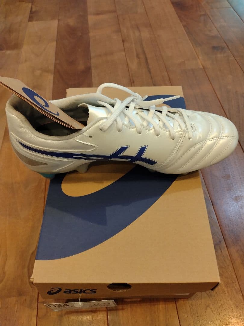 asics サッカーシューズ ホワイト/ブルー