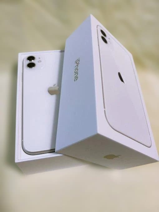 【美品】iPhone11 ホワイト128GB バッテリ83% 外箱・未使用備品有