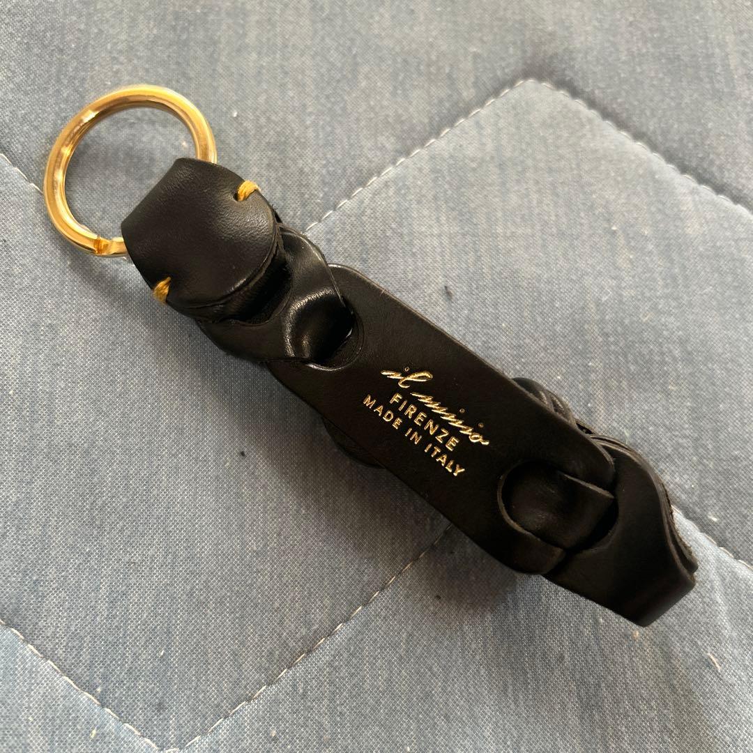 ほぼ未使用 il micio イルミーチョ レザーキーホルダー メッシュ