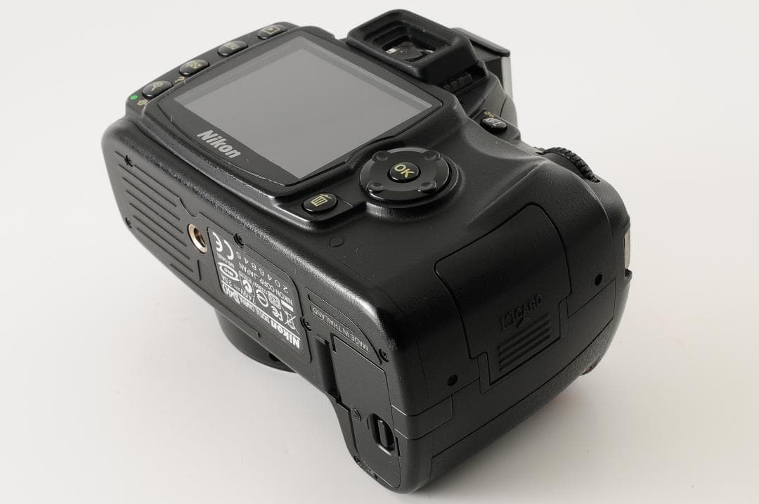 【ほぼ新品】 ニコン Nikon D40 ボディ シャッター回数 1900回