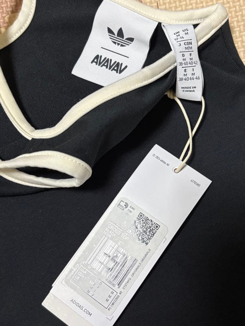 avavav adidas コラボ　クロストップ　黒　キャミソール　タンクトップ