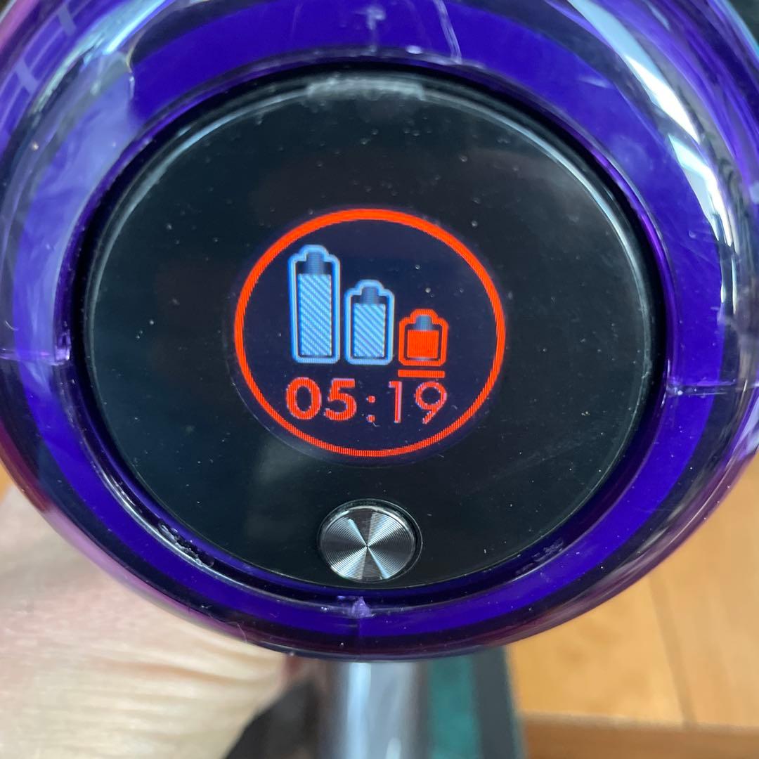 i*8様 Dyson V11 充電器あります